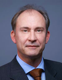 Dr. Björn Pietzak, Head of Sales Dr. Björn Pietzak, Head of Sales
